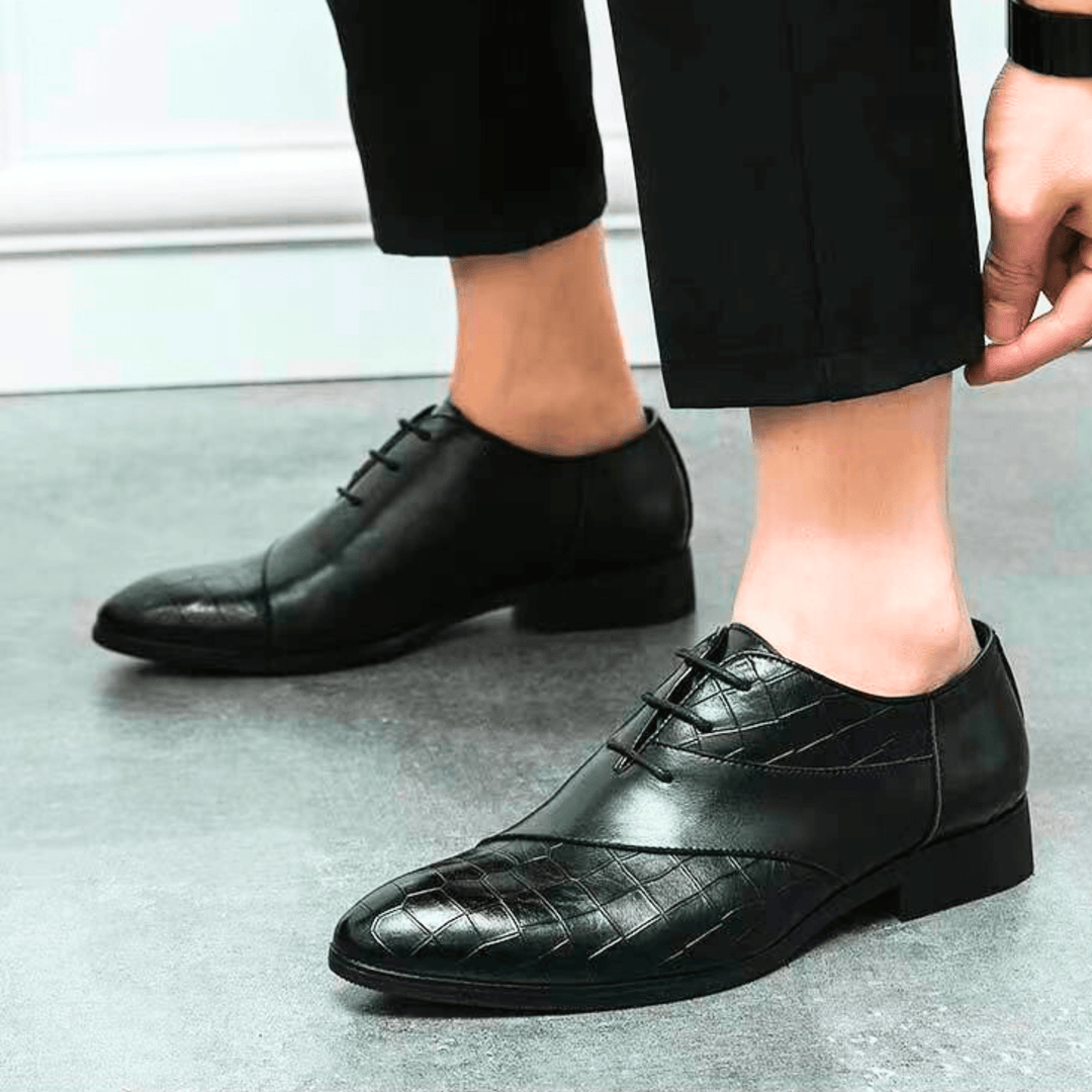 Weston & Finch - The Hartwell Derby - 14:771brown;200000124:200000899