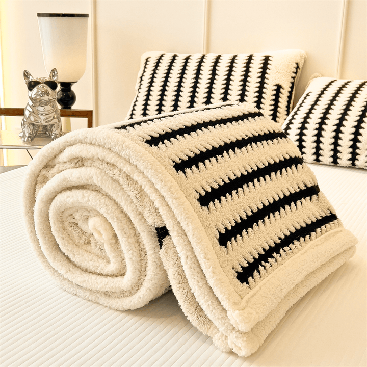 Weston & Finch - The Verdelle Throw - 14:10Pink;5:202637911