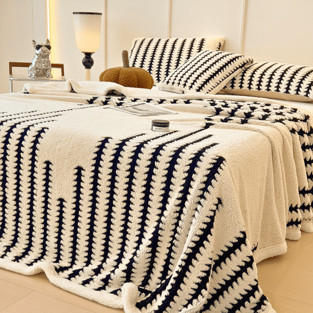 Weston & Finch - The Verdelle Throw - 14:10Pink;5:202637911