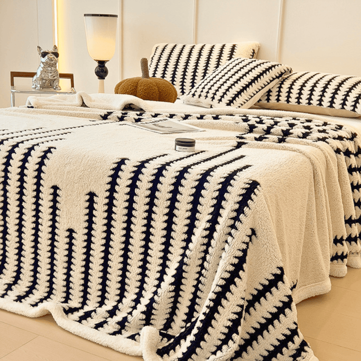 Weston & Finch - The Verdelle Throw - 14:10Pink;5:202637911